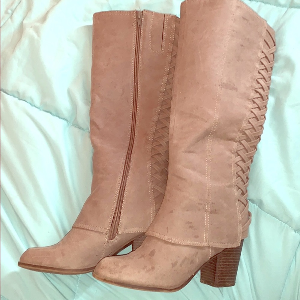 Heeled boots